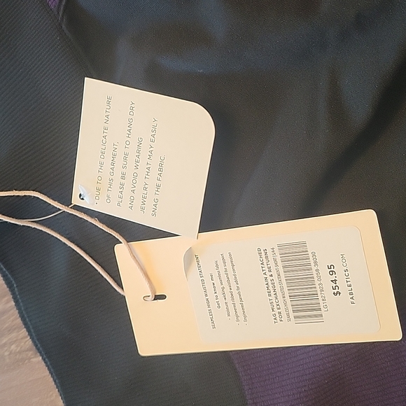 NEW Fabletics Demi Lovato leggings - Picture 4 of 7